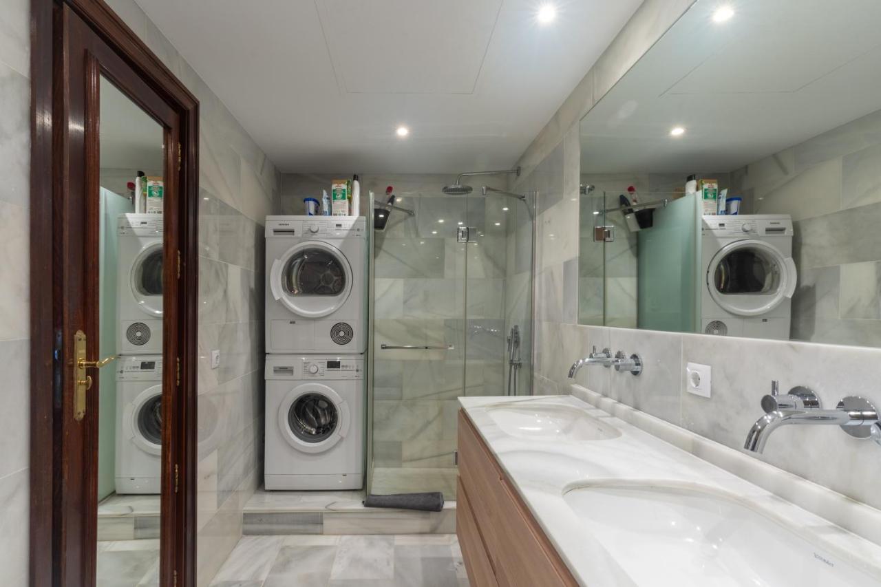 Unique First Line Apartment Марбелья Экстерьер фото